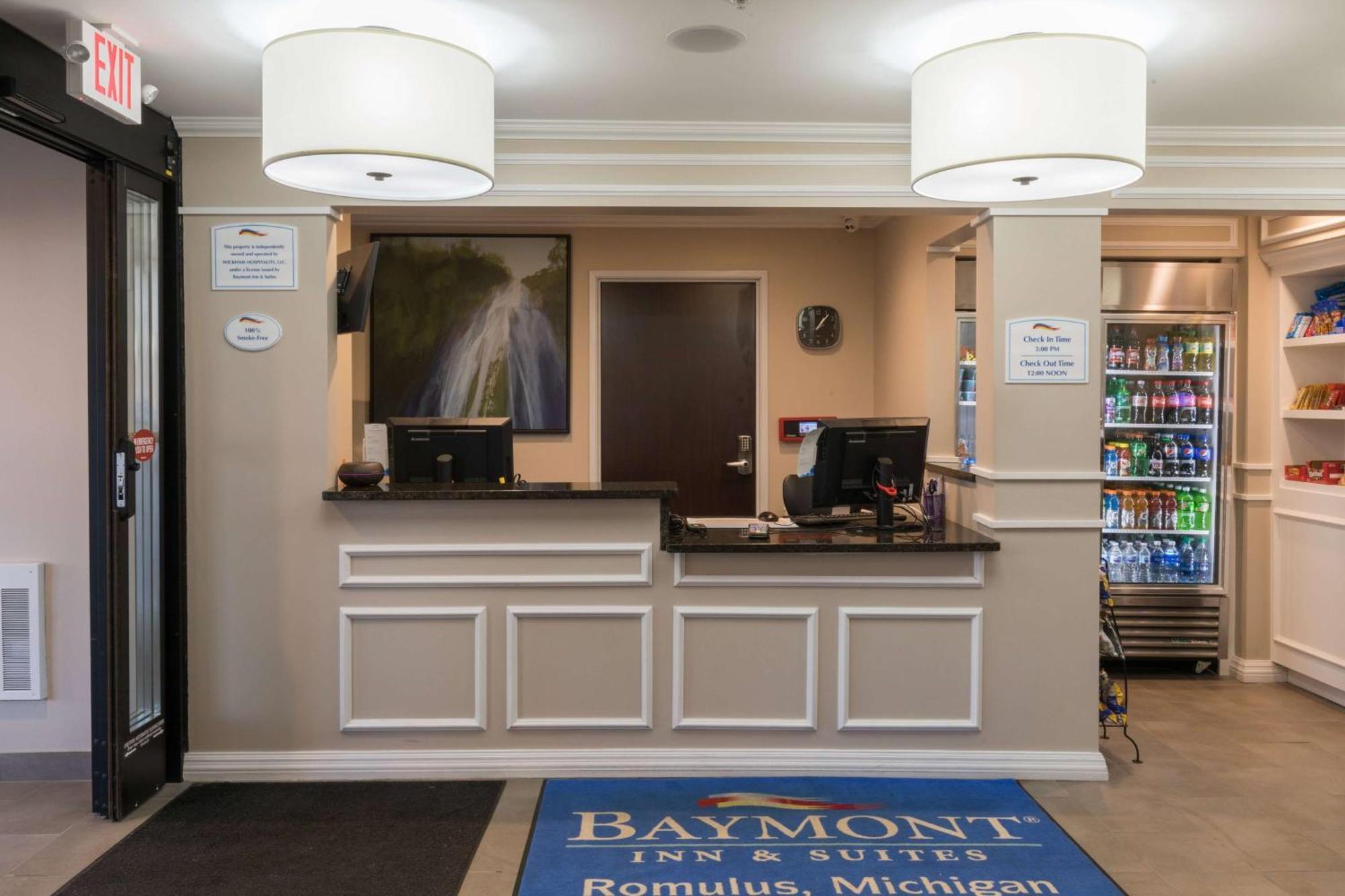 Hotel Baymont By Wyndham Detroit Airport/Romulus Exterior foto